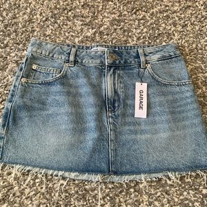 Selling brand new denim skirt, size small